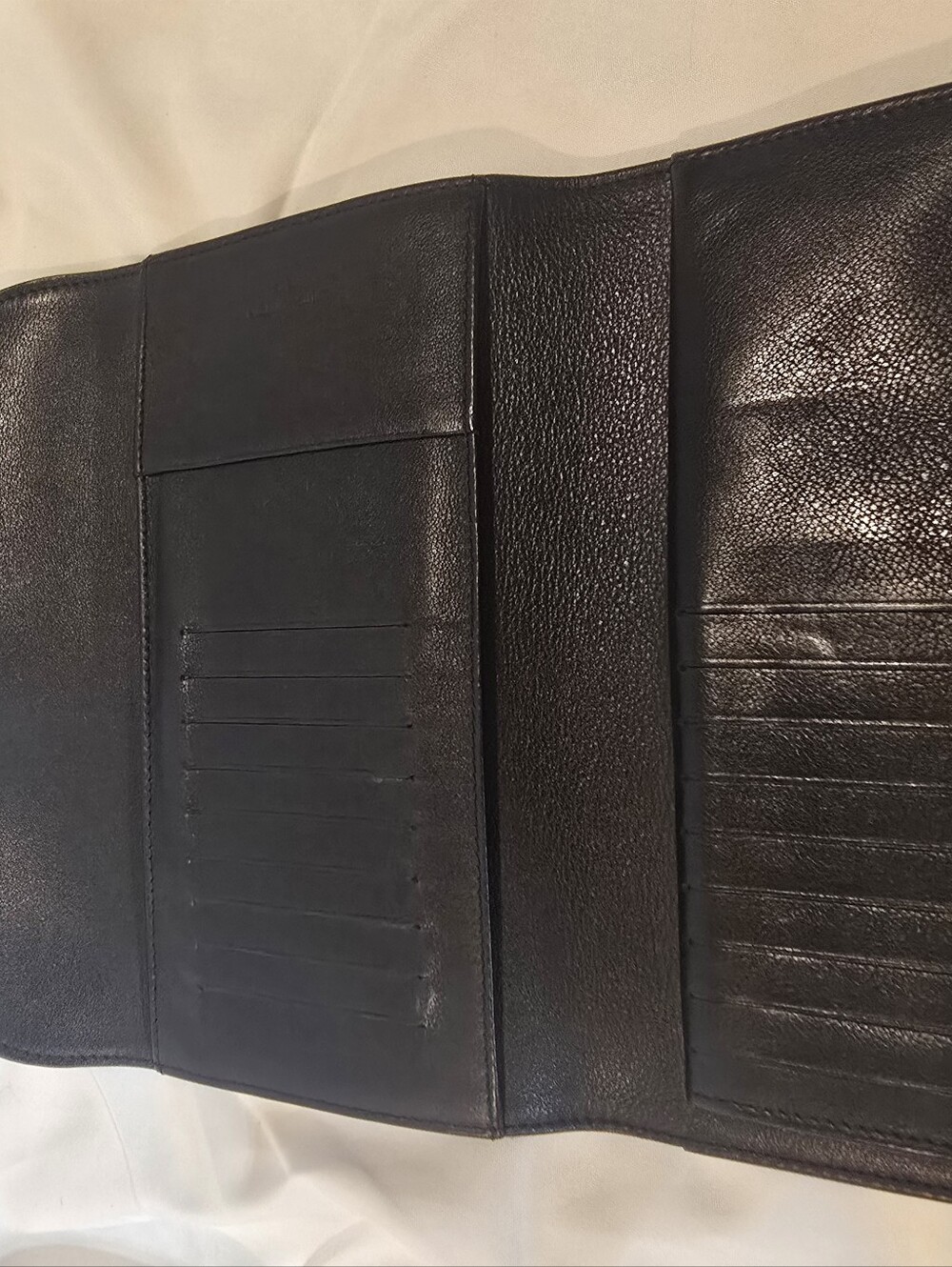 AUTHENTIC Louis Vuitton Long Wallet – Classic Flap & Clasp – Amelia Mahina-black - Picture 6 of 11